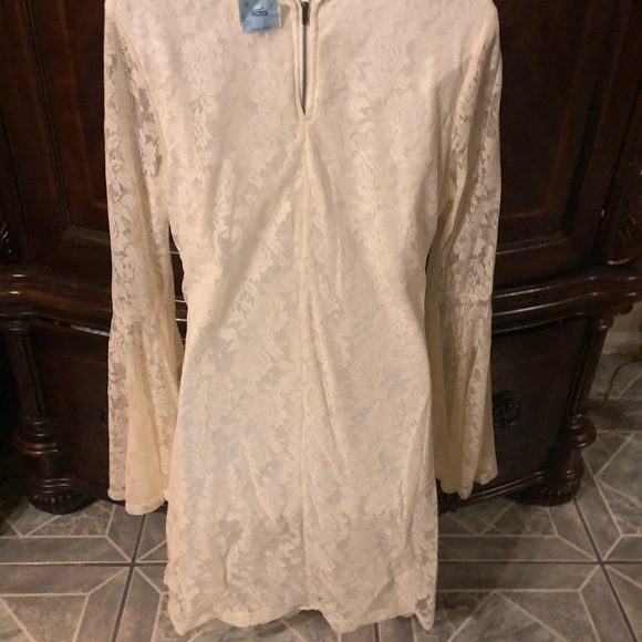 Bell Sleeve Lace Cocktail Dress - Picture 3 of 4